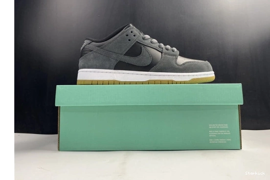 Dunk AR0778-001 Nike SB Low Dark Black Grey Gum 0713